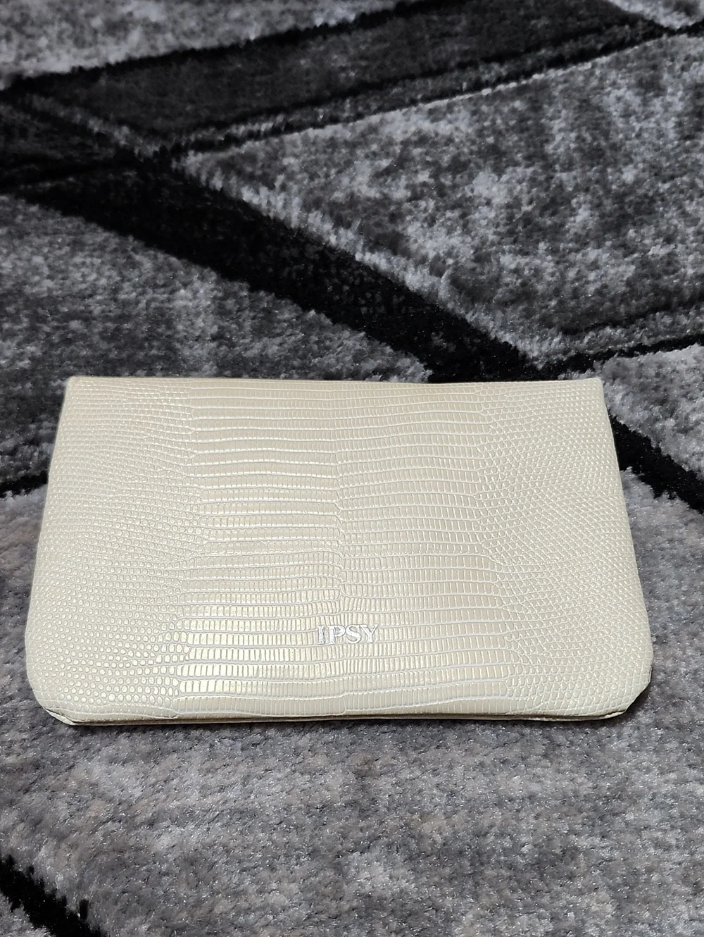 JUICY COUTURE OUI TRAVEL SIZED & IPSY METALLIC FAUX-SNAKESKIN ENVELOPE SNAP BAG
